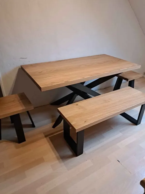 Stolní set z masivu