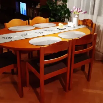 Prodej jídelního stolu a 6 židlí