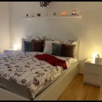 Postel s úložným prostorem
