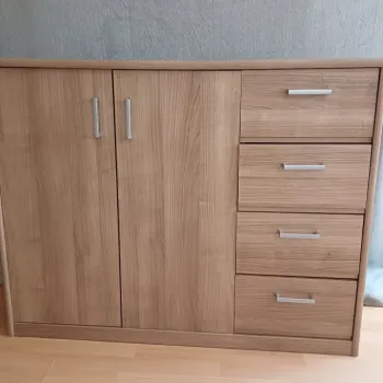Skříň