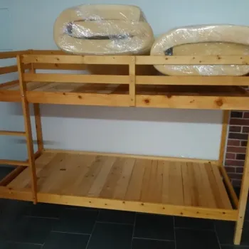 Patrová postel