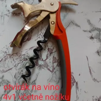 Otvírák na víno s nožíkem
